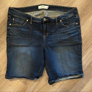 Torrid brand jean shorts size 18